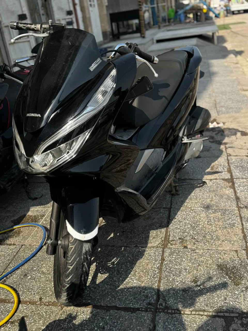 السلام عليكم
دراجه pcx جيل ال ثالث ياباني اصل JF موديل 2022
دراجه رمبه صارلها اقل ال شهرين مــن نازله 
كفاله عامه مــن التاير لل التاير مكينه وكفر دراجه احلى مــن الصور 
ممشى الدراجه 5الف فقط دراجه ب الكارتونه السعر (21)$
مكاني بغداد مدينه الصدر  للتواصل متواجد واتساب واتصال فقط ***********📞📱
