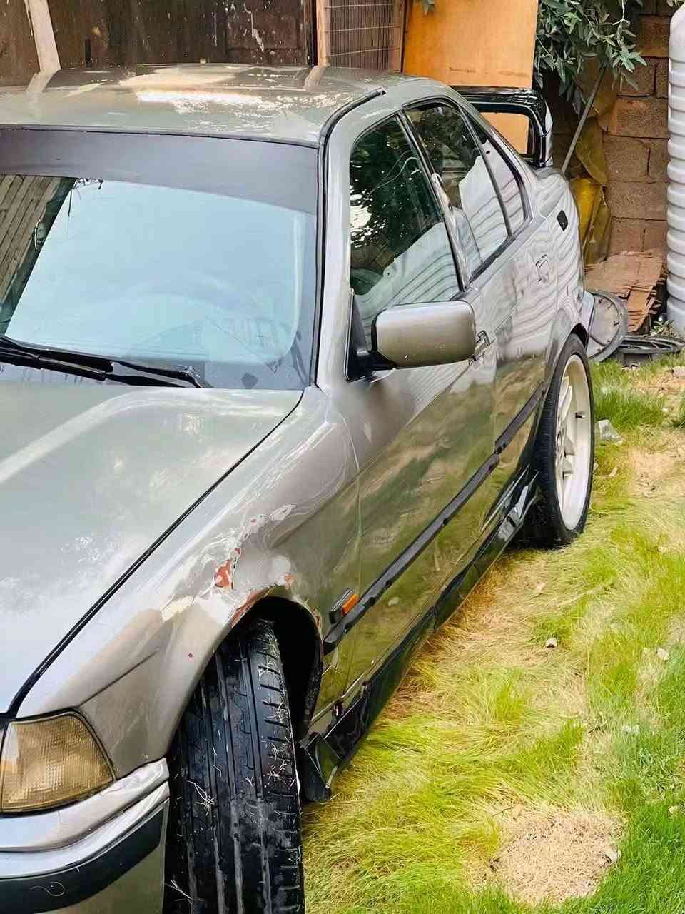 السلام عليكم بيع سريع
سعر 35 وبها مجال
بي ام E36
رقم بغداد الدولي ب اسمي
سياره حلوه وجاهزه 
رقم بغداد ب اسمي تبريد شغال
مكينه وكير ترايهن وين ما يعجبكم
الاستفسار اتصال
***********
مكاني بغداد جسر ديالئ القديم
