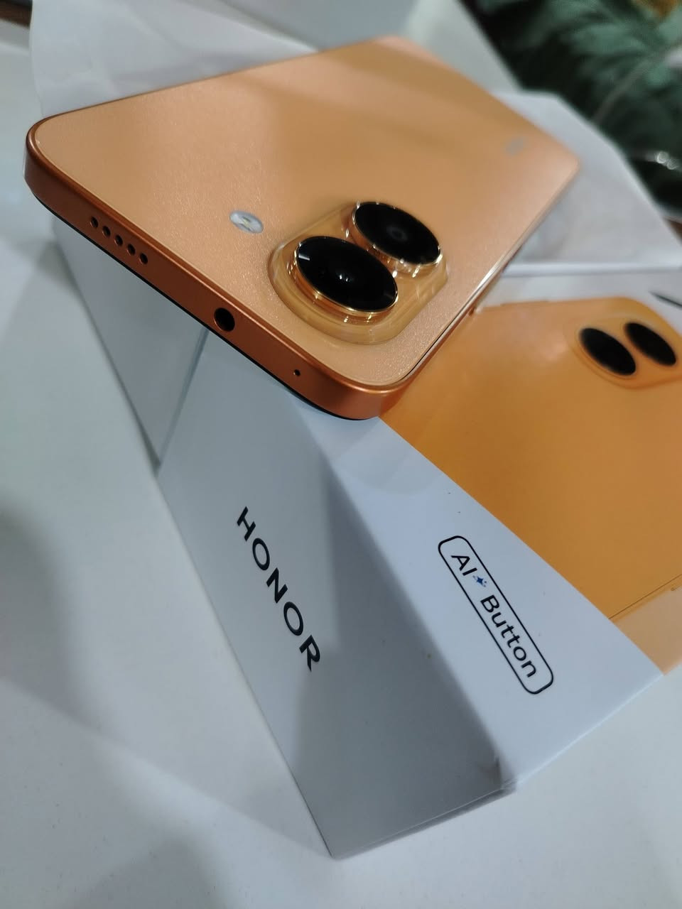 هونر X7e
ذاكرة 128 بطارية عملاقة 7500
الجهاز جديد بعدة بضمان الشركة 
كامل ملحقاته وتاخذ شرط الضمان
السعر 250 العنوان البصرة المشراك
