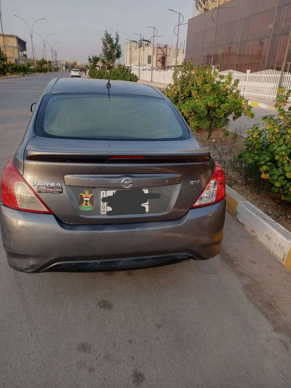 السلام عليكم سياره فيرسا ٢٠١٨ وارد أمريكي الحادث جاملغ جهه السايق والبجم كبس وبيها صبغ البيبان من جهة السايق رقمها واسط موقعي بذي قار السعر ٨٨ وبي مجال للشراي للاستفسار الاتصال على الرقم ***********
