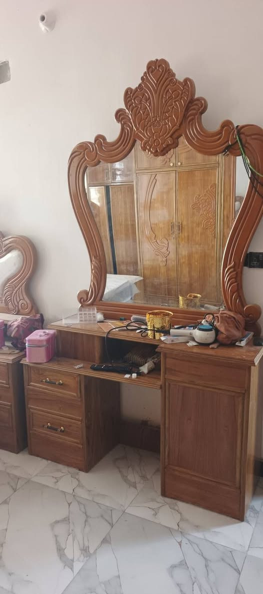 غرفة نوم جديدة غير مستعملة
السعر 900 مكان بغداد 
***********
