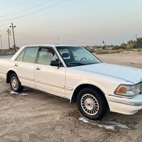 سيدان • ١٩٩٠ • يحتاج كمبريسر