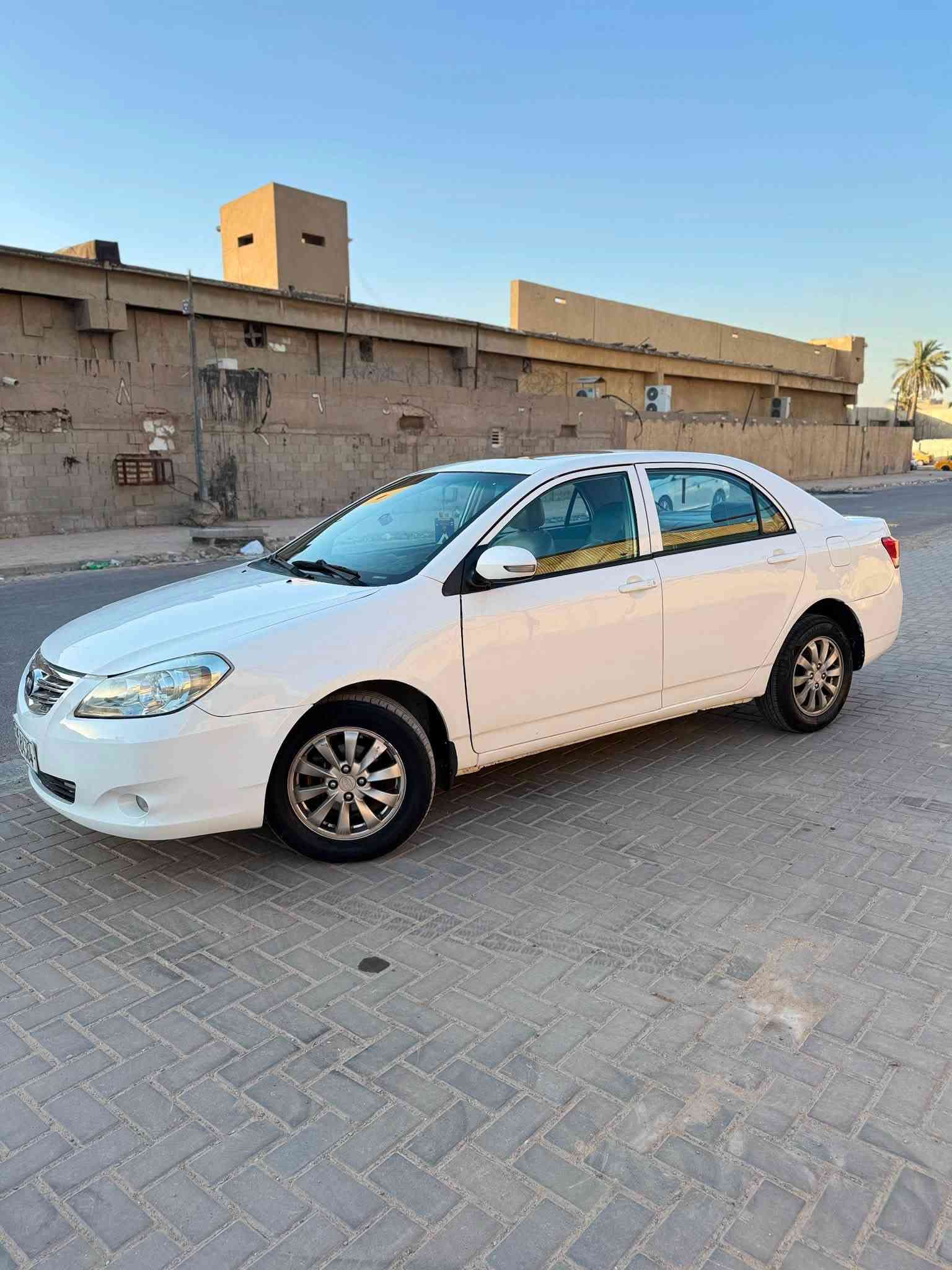 السلام عليكم Byd 2013 G3 مواصفاتها معروفه مكينه وكير جديدات شادها محور كورلا 1800 تبريد شغال مصبوغه حزام الصدر جديد دبلات جدد بيها  رقم انكليزي جديد مصفره غرامات  السعر57 وبيها مجال للشراي العنوان  القاهره رقم للتواصل 
***********

