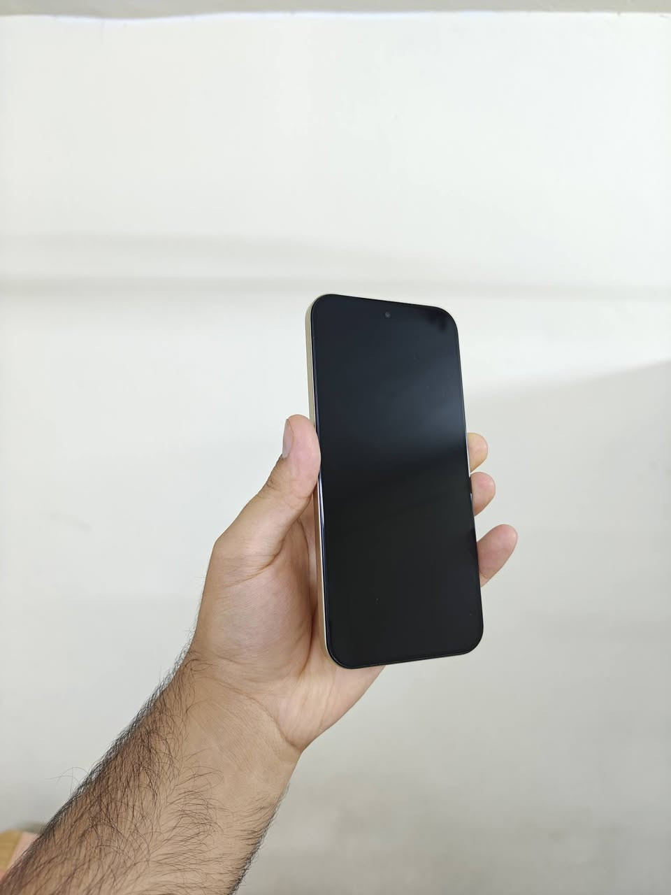 السلام عليكم ريلمي 16 برو 5G ذاكرة 512 رام 8 مكفول 
كامل ملحقات استخدام قرابة الشهرين عدد دورات الشحن 51 حسب ما يضهر ببرنامج device info معالج دايمنستي 7300 ماكس تردد الشاشة 144 هرتز امولد بطارية 7000mah سرعة الشحن 80w كاميرا 200ميكابكسل و الامامية 50 دبل شريحة و ايسيم معيار ip69 للماء و الغبار يشغل ببجي 90 فريم ضهر جلد الجهاز موجه بصورة رئيسية للتصوير و الاستخدام اليومي الطويل 
السعر 495 الف 
*********** خاص او واتساب
