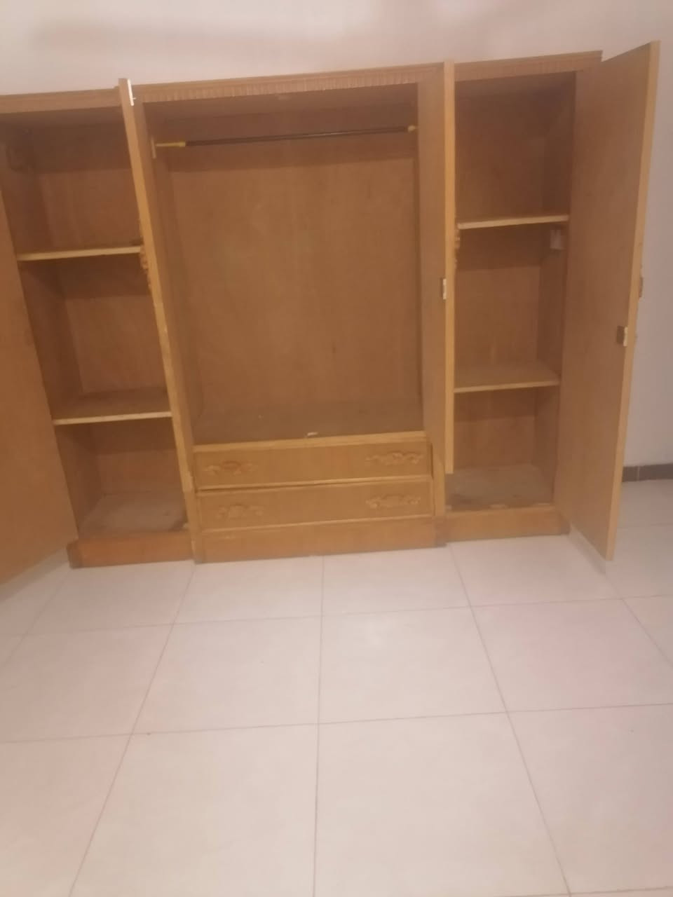 كنتور • ٤ أبواب • العبيدي