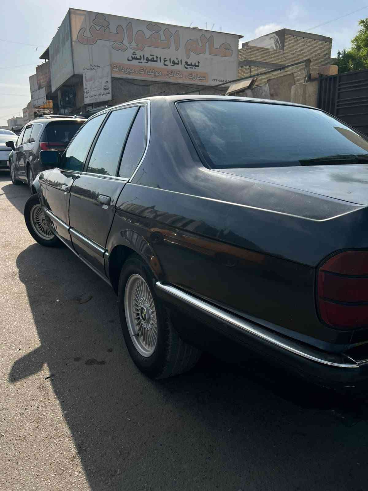سلام عليكم بي ام ٧٣٠ مديل 1992سنويه باسمي هزه ورقام انكليزي سياره كير محرك صدر تخم تاير كهربائيات كله كامل تبريد ثلج قطعتين شغال سياره لاضربه ولاصبغ ولاخياس سياره بلاديه كلها فقط جارده خرفتها حلوه وسياره جاهزه من كلشي فقط صبغ تحتاج وسنويه باسمي مشروع وطني ثاني يوم احولك مكان بغداد الشعب السعر٣٨وبيها مجال
***********
***********
