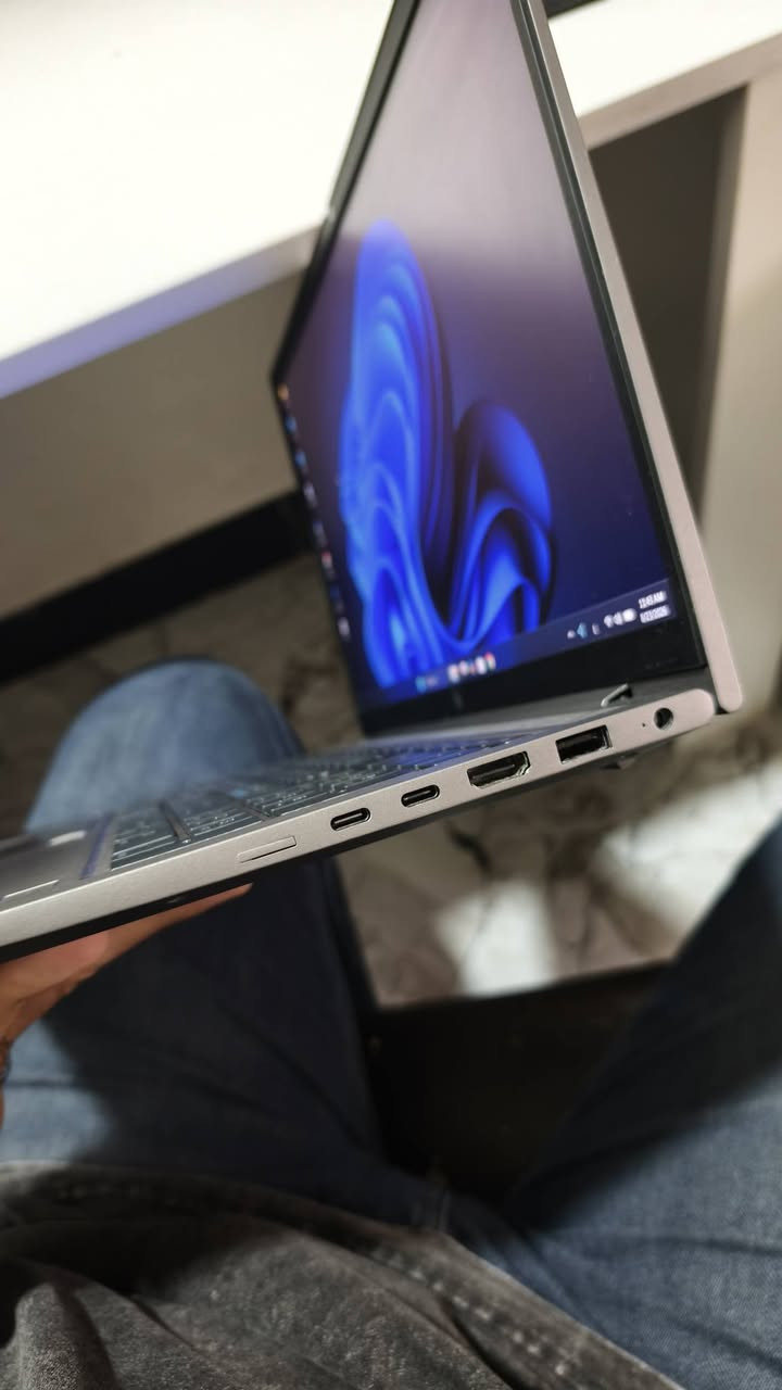 للبيع لاصحاب اعمال المونتاج والهندسة وهواة الالعاب 
HP ZBook Firefly 15 inch G8 Mobile Workstation PC
مواصفاته 
المعالج: Intel Core i7-1165G7 — الجيل 11
الرام: 16GB
النظام: Windows 11 Pro 64-bit
DirectX: 12
الفئة: ZBook Firefly 15 G8
يعني الجهاز ZBook Firefly 15 G8 تحديدًا، مو ZBook 15 العادي.
السعر ٦٧٥ الف شامل التوصيل
***********
