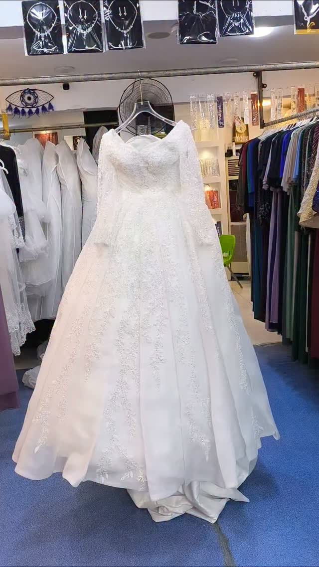 بدلات عرائس • فخامة ملكية • نازكه
