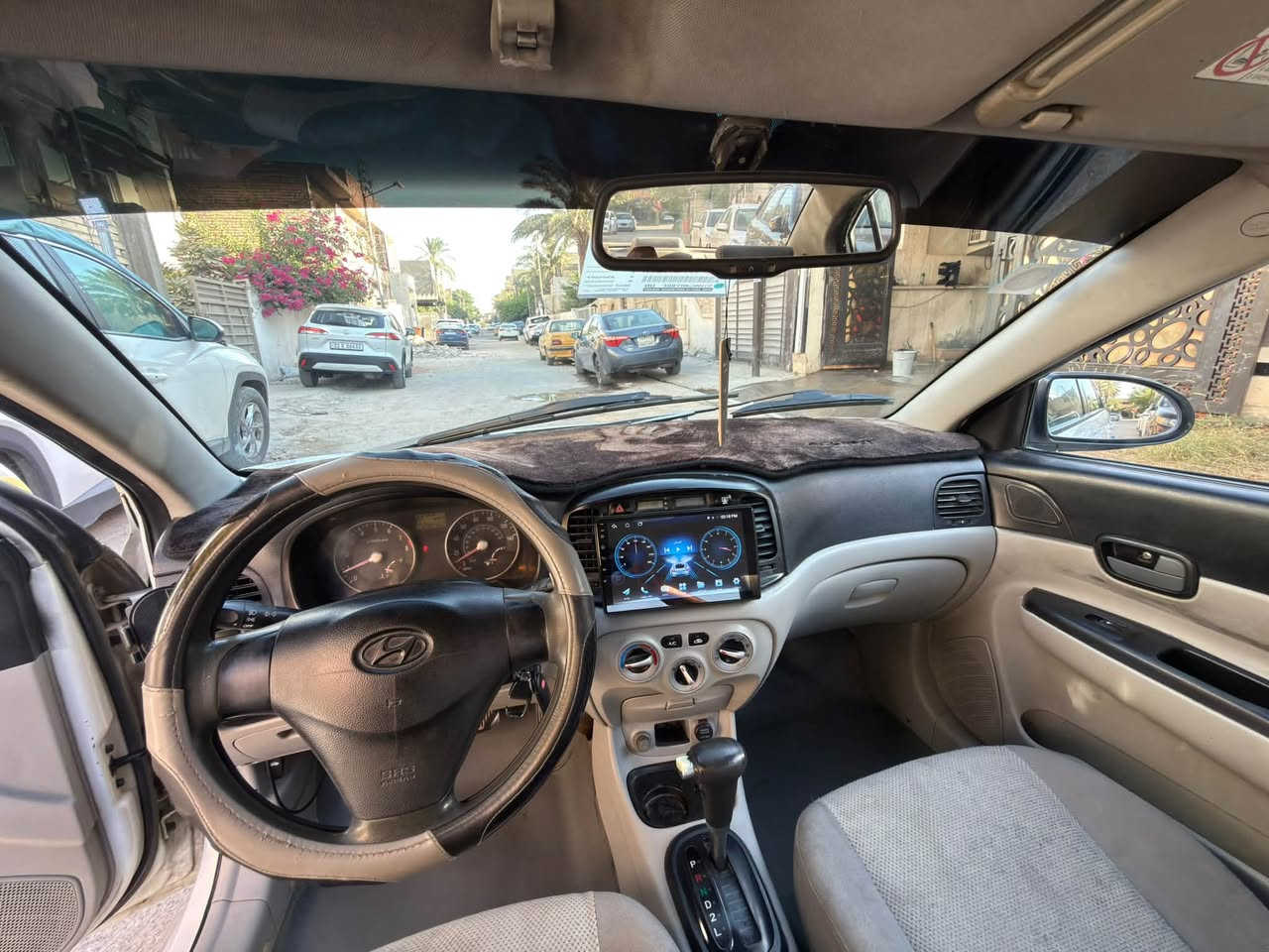 اكسنت ٢٠٠٧ امريكي حادث بنيد ودعامية الامامية السيارة ليبل واحد عده البنيد بيها دعامية خلفية مبدلة وباب خلف الراكب بيها صبغ السيارة يحتاجلها كازكيت 
نقصها تبريد للبيع مكاني بغداد الغزالية ب٦٩  وبيها مجال بسيط للاستفسار 
***********
