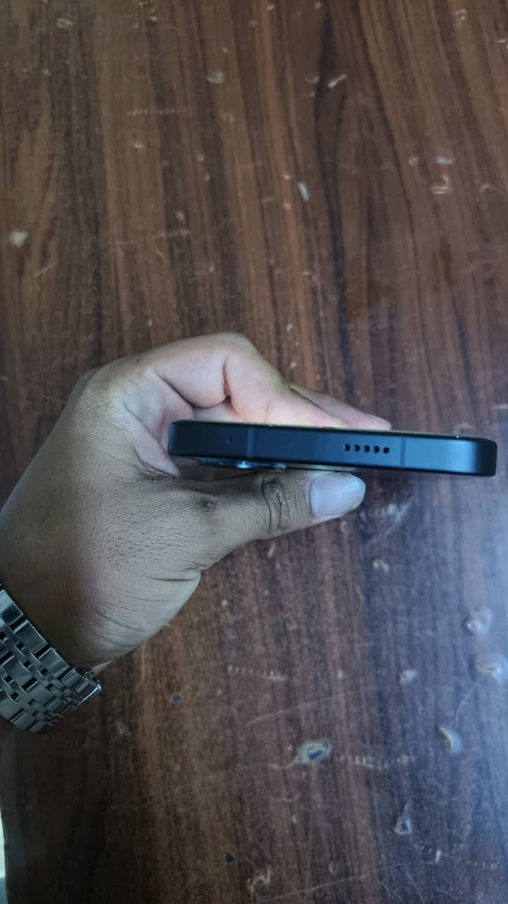 سلام عليكم 
متوفر POCO X8 Pro MaX أحدث اصدار من بوكو 
الجهاز نضيف جلخ أو شخط ما بي الجهاز مستعمل تقريبا شهرين + كامل ملحقات اصليه + البطاريه 100 و عدد دورات الشحن 83 فقط يعني جهاز جديد مكاني موصل السعر 650 وبي مجال رقم تواصل (***********)
