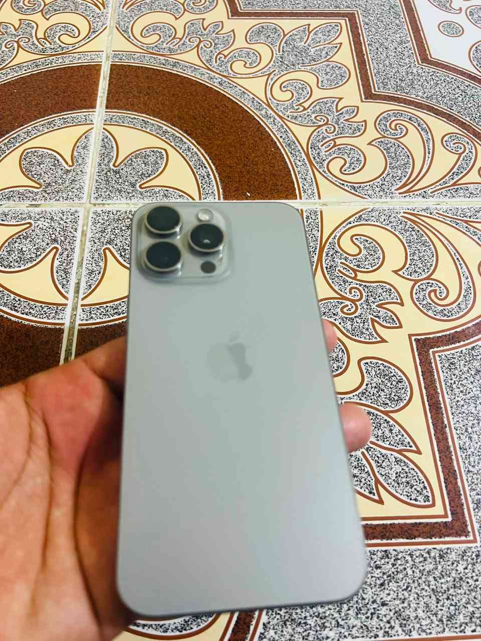 iPhone 15بروماكس
عربي شرق اوسط نضافه100‎%‎
بطارية 🔋 100
مكان بغداد ابوغريب 
سعر 1100وبي مجال 
***********
