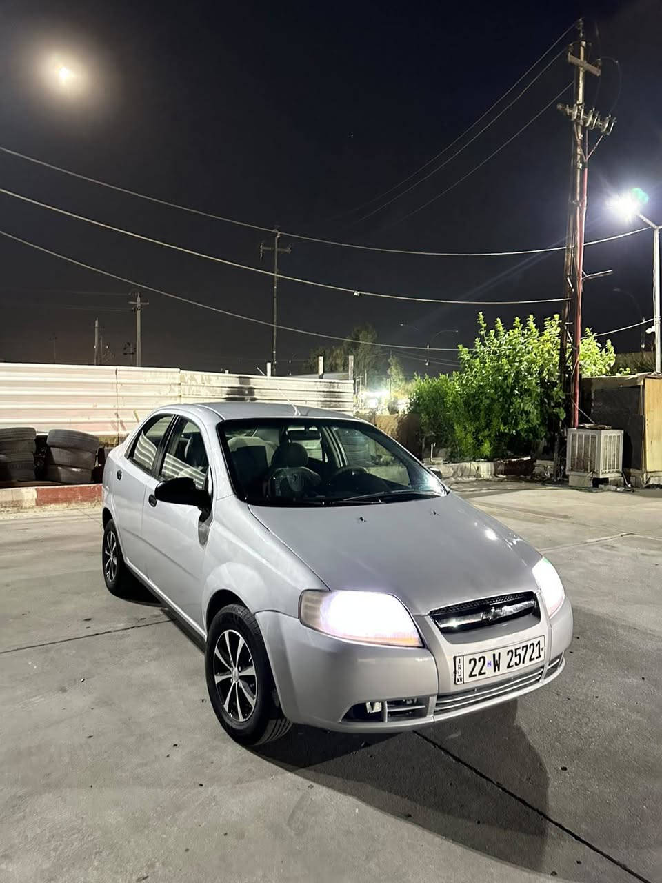 Aveo 2006 سەیارەکە زۆر خاوینە بیوەژنە قەدیم هیچ دەعمیکی نەبوە تەنها یەک جەمپی خەفیفی پشتەوەی هەیە گیر و مەکینە و تەبرید هەموو شتی بە شەرت بی مەسرەفە هەزە و سەنەوی ڕەقەم هەموو تازەیە 
*********** أربيل, العراق
