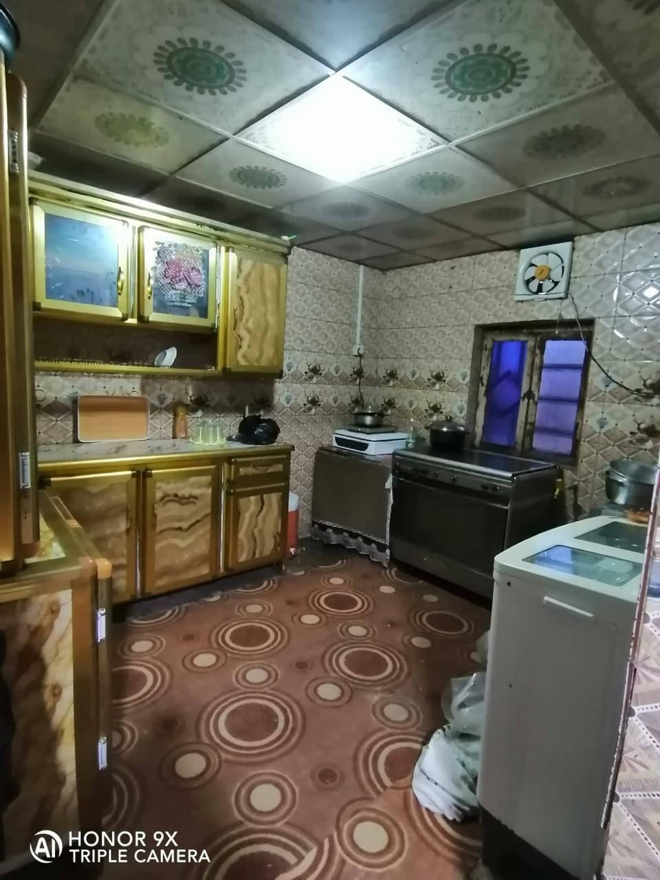 بيت للبيع طابو صرف لمساحة بالطابو 109متر واقع حال 120متر
طابق ونص 
ديوانية وهول و4غرف نوم 
مطبخ 
حمام داخلي صحيات خارجية البناء كونكريت بناء قديم بس نظيف متوفرة كافة الخدمات 
الموقع 5ميل خلف ساحة الصلاة قرب حسينية الحيادر 
السعر 125وبي مجال 
والي مقدم عالمبادرة عادي أبيع مع دفع مقدم وضمانات 
البيت ينباع كامل هو والأثاث استفسار ع رقمي بي واتساب ***********
