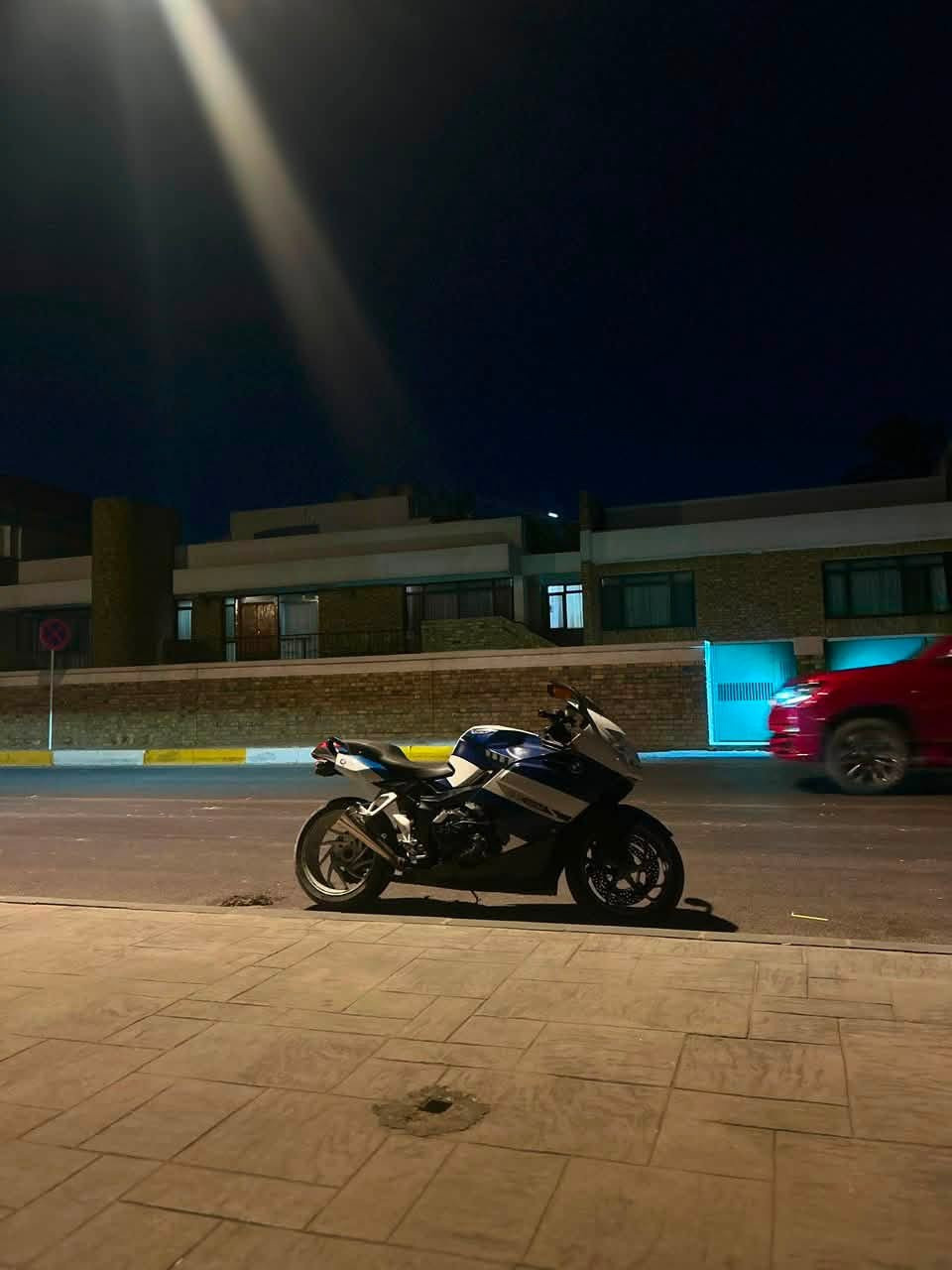 سلام عليكم 
BMW K1200s 🚀🚀🚀
2006 

مبدلة طابوكة 
مكينة وكير مكفولات من النضوح والتبخير نكره سلف بكل وقت  
كهربائيات مكفوله  

١.تدفئة يدات
٢. Abs 
٣. اشاير بالمري 
٤. صلنصه رياضي 
………. دراجه صاروخ 🚀 متنكمش 
مكاني بغداد التاجي
***********
