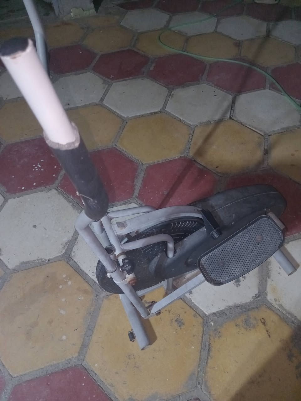 جهاز جري للبيع نضيف اليريده يتصل *********** مكان القاسم
