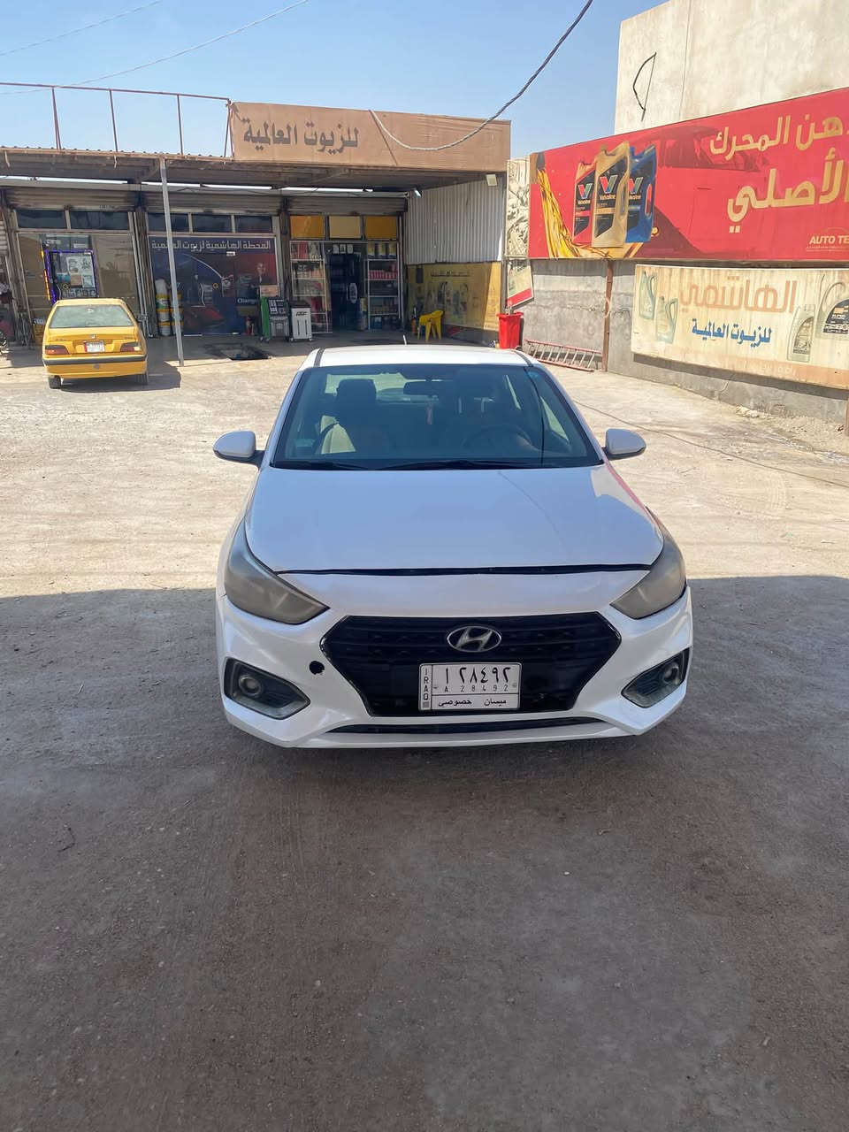 يا الله سلام عليكم سياره اكسنت للبيع مديل ٢٢ وارد امريكي موعوقين  جاملغ وبنيد والباقي شوف العين السياره جاهزه مكينه وكير وحداديه وتبريد تخم تاير كله جاهز السعر ١٠٠ وبيهه مجال العنوان البصره للاتصال ***********
