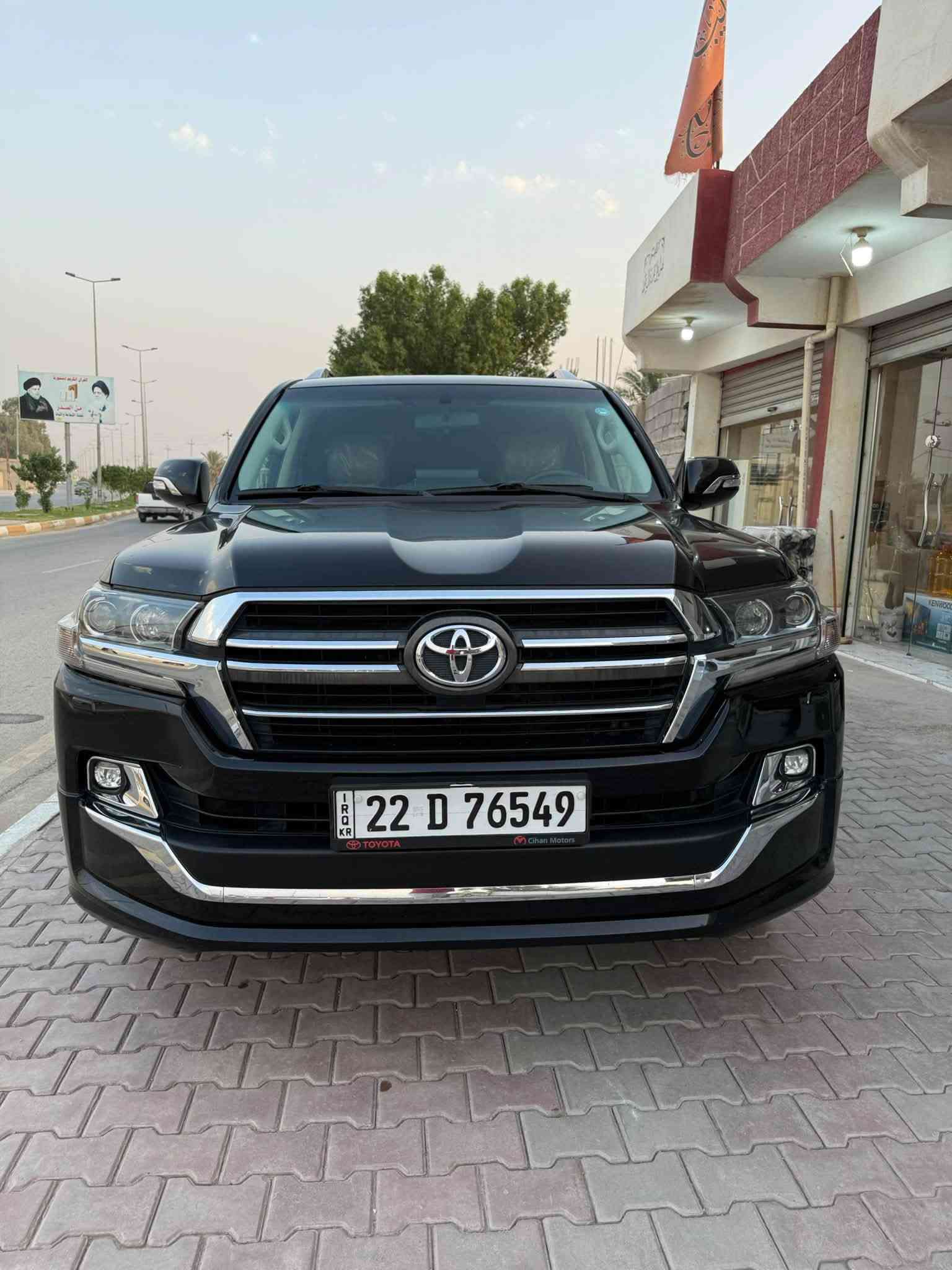 سلام عليكم 
تويوتا لاندكروز 2020 كراند تورنك
رقم اربيل جديد 
تريد تحويل او وكاله 
فول موصفات GXR 
6 سلندر 
مكفوله كفاله عاامه 
ماشيه 104 حقيقي 
العنوان واسط قضاء الزبيدية 
***********
