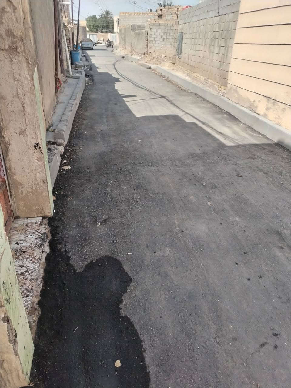 دار للبيع مساحه 200 حاوي العباس بشارع المقابل المستوصف بيت جاهز عكاده بي غرفتين وصاله 9 متر ومطبخ وديوانيه بيت جاهز جميع الخدمات متوفره ماي مجاري تبليط للأستفسار ***********
