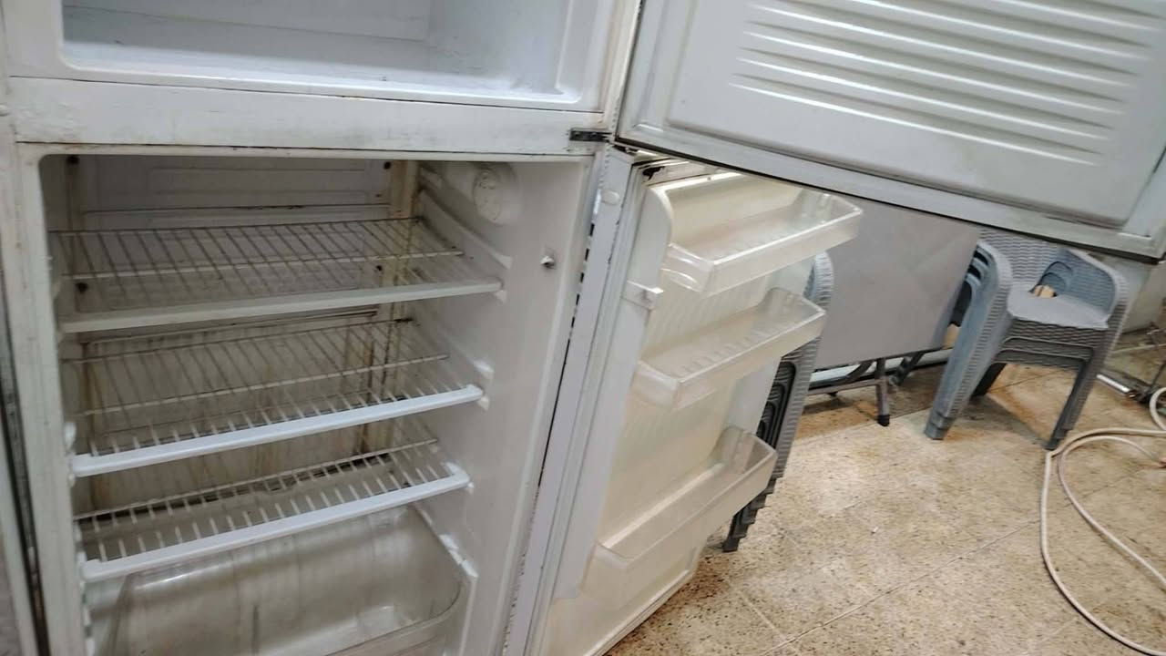 ثلاجه لل بيع ال سعر ١٠٠ وبيها مجال
تفاصيل اكثر اتصل ***********
***********
