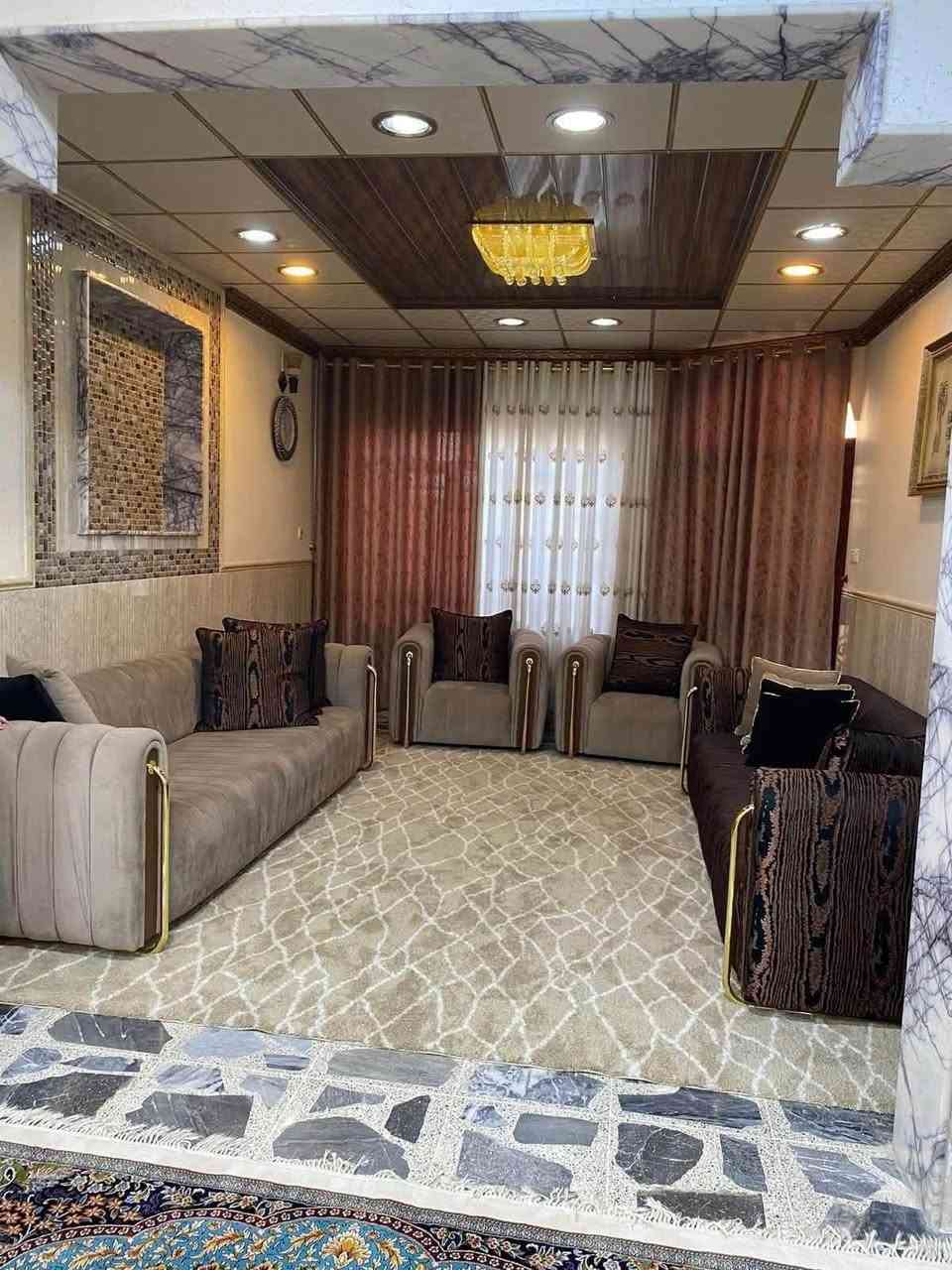دار للبيع حي السكر خلف مدرسة بلقيس

المساحة 150 متر واجهة 7.5 متر

سند طابو ملك صرف 

مكون من طابقين

الاول هول استقبال مطبخ صحيات غرفه نوم

الثاني 2 نوم هول صحيات 

السعر علق تم يصلك💚

مكتب العمران سايدين السكر

***********
***********

