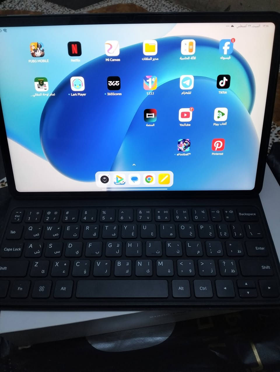 Xiaomi Pad 6 نسخة 8GB RAM + 256GB،  مواصفاته:
📱 الشاشة: 11 إنچ LCD، دقة 2880×1800، وتحديث 144Hz.

⚡ المعالج: Snapdragon 870 بدقة تصنيع 7nm.

🧠 الرام: 8GB LPDDR5.

💾 التخزين: 256GB UFS 3.1.

🔋 البطارية: 8840mAh، شحن سريع 33W.

🔊 الصوت: 4 سماعات مع Dolby Atmos.

📸 الكاميرا الخلفية: 13MP وتصور 4K/30fps.

🤳 الأمامية: 8MP.

📶 الاتصال: Wi-Fi 6 وBluetooth 5.2، وما بيه شريحة SIM.

نظافة 99%

مكفول كفالة عامه ماداخل تصليح 

غراضة كاملة +ويا كيبورد مال شركة الاصلي

🔌 المنفذ: USB-C 3.2.

⚖️ الوزن: 490 غرام، والسماكة 6.51 ملم.

✏️ يدعم قلم Xiaomi الذكي والكيبورد، لكن عادةً تنباع بشكل منفصل. �

Mi 코리아 +١

وبالنسبة للأداء: إلى الآن Snapdragon 870 قوي جداً للاستخدام اليومي، الدراسة، مشاهدة الفيديو والألعاب، ونسخة 8/256 هي الأفضل من نسخ Pad 6 من ناحية 120فريمبكل الالعاب الذاكرة والتخزين.

للتواصل.  *********** 

مكان الديوانية مركز.. 

واتساب بي رقم سعر خاص
