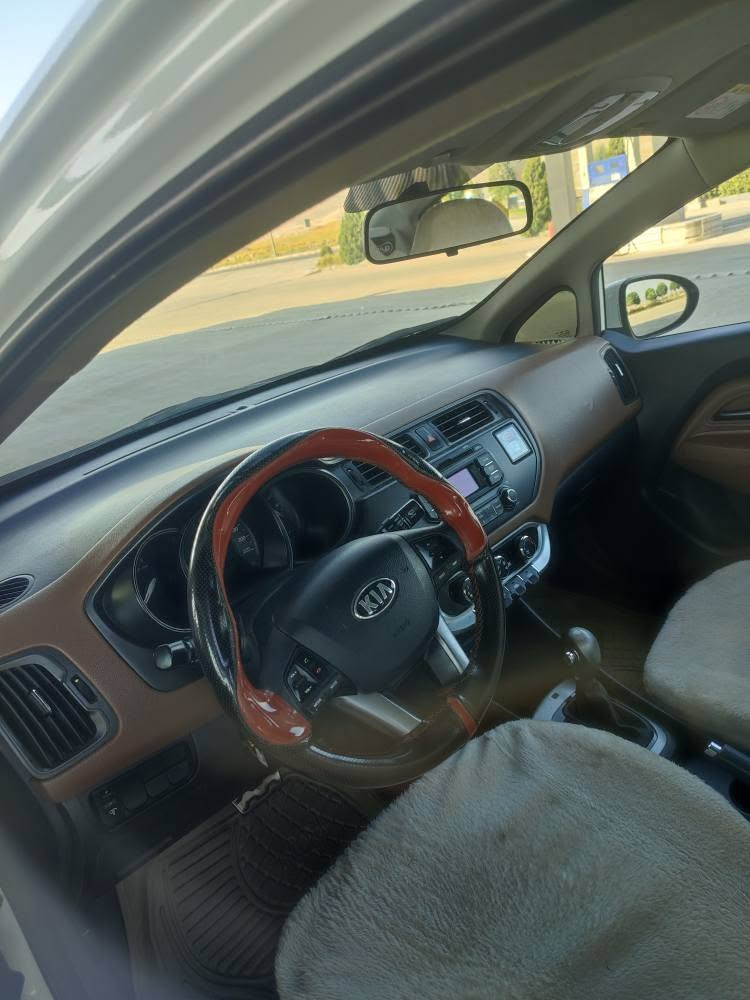 Kia rio 2014

بێ بۆیاخ      ***********
تۆماتیک ناوقه یسی ئاوێنه ئیشاره ت
سوکان ڤۆلیۆم
که م ڕۆشتوو 
سه نه وی تازه 2030 السليمانية, العراق
