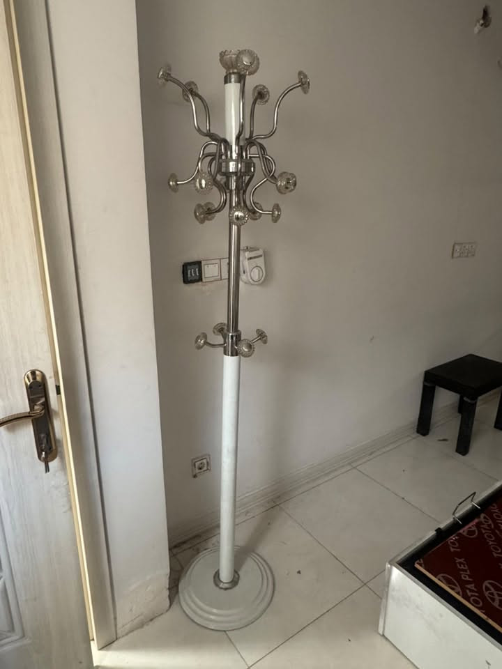 غرفة نوم مستعمله للبيع
القطع موضحة بالصورة 

السعر / 200 ألف بيها مجال بسيط

***********
