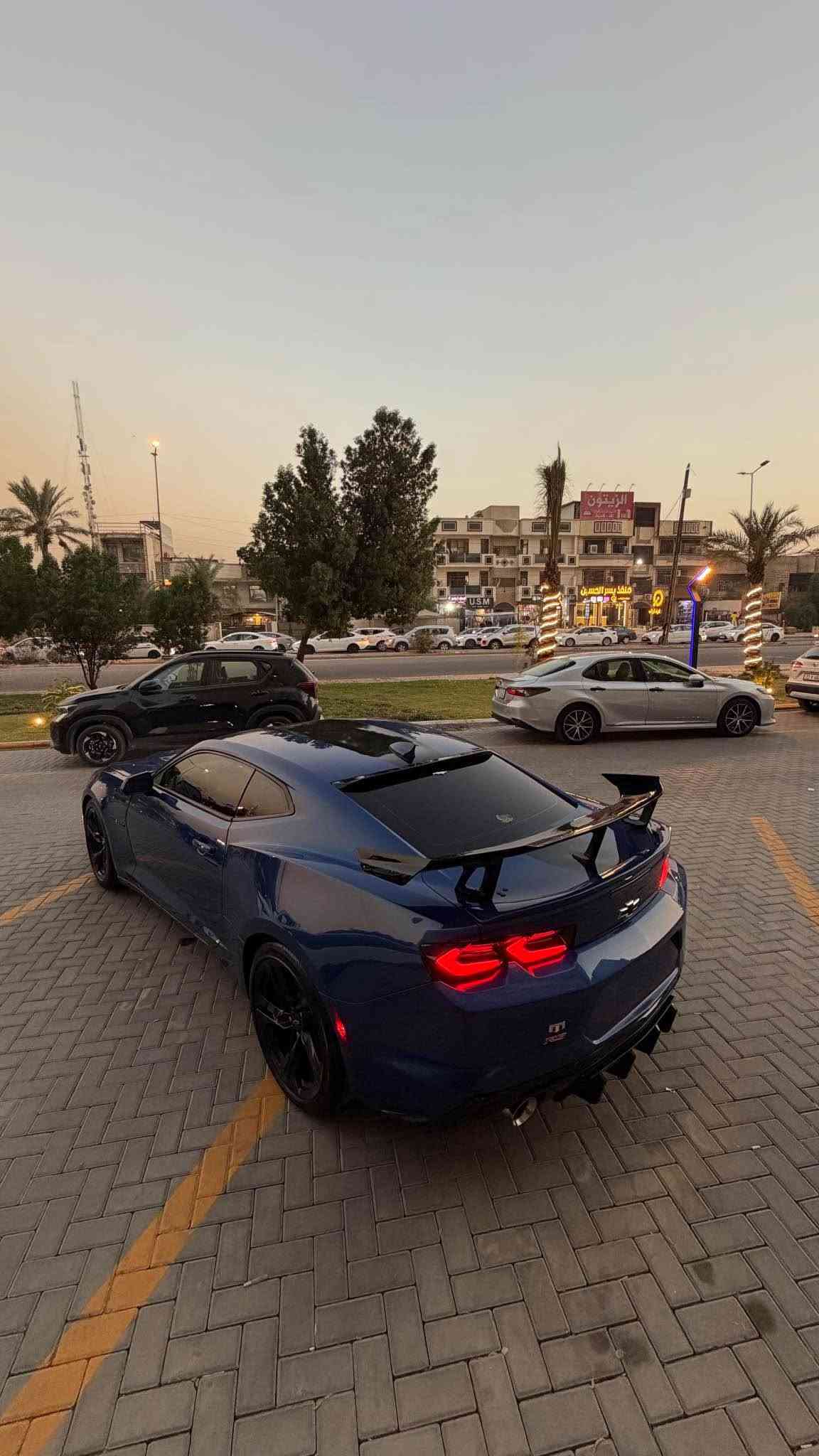 السلام عليكم … الجمال والاناقة 💙 للبيع كمارو Rs 6 سلندر  موديل 2023
فووول مواصفات عدى الفتحة ماشية 21 الف فقط سيارة جاهزة وجديدة دخول جديد حادثها جاملغ وبنيد وشوية بين الباب والجاملغ الايمن
مواصفات لد امامي 
كشنات حضن 
شاشة كبيرة كار بلي
هاندبريك بصمة
ثلاث انضمة قيادة
بصمة 
تشغيل عن بعد
كشنات كهرباء
بك لايت كورفت
السيارة جاهزة من كلشي سعرها 148 وبيها مجال بسيط
مكانها بغداد السيدية
*********** بغداد, العراق

نص مكتوب في الصور:
- CHEVROLET CAMARO SS 6.2L V8 2 0 2 3 M O D E L Y E A R AMERICAN LEGEND PERFORMANCE 6.2L V8 ENGINE 455 HP HORSEPOWER 10 SPEED AUTOMATIC RWD REAR WHEEL DRIVE 2023 MODEL YEAR LOW MILEAGE (OPTIONAL) SS PERFORMANCE BUILT READY FOR A NEW OWNER