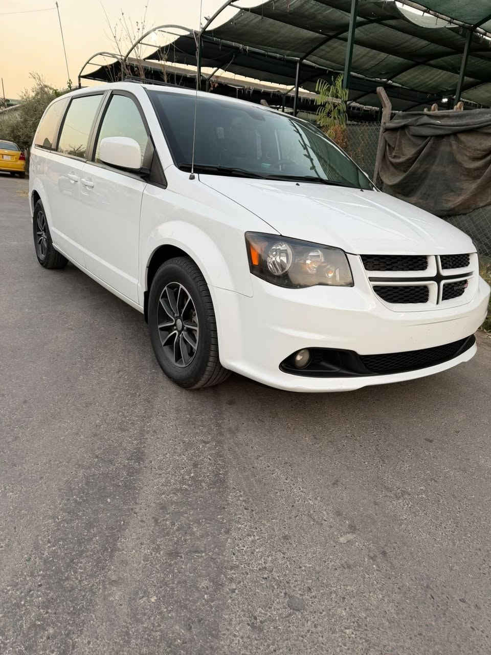 دوج كراند كرفان 2019 GT كلين رقم دهوك تفاصيل اكثر اتصل *********** كورك واتس اب *********** مكان السياره موصل 🌹 السعر ١٩٥$
