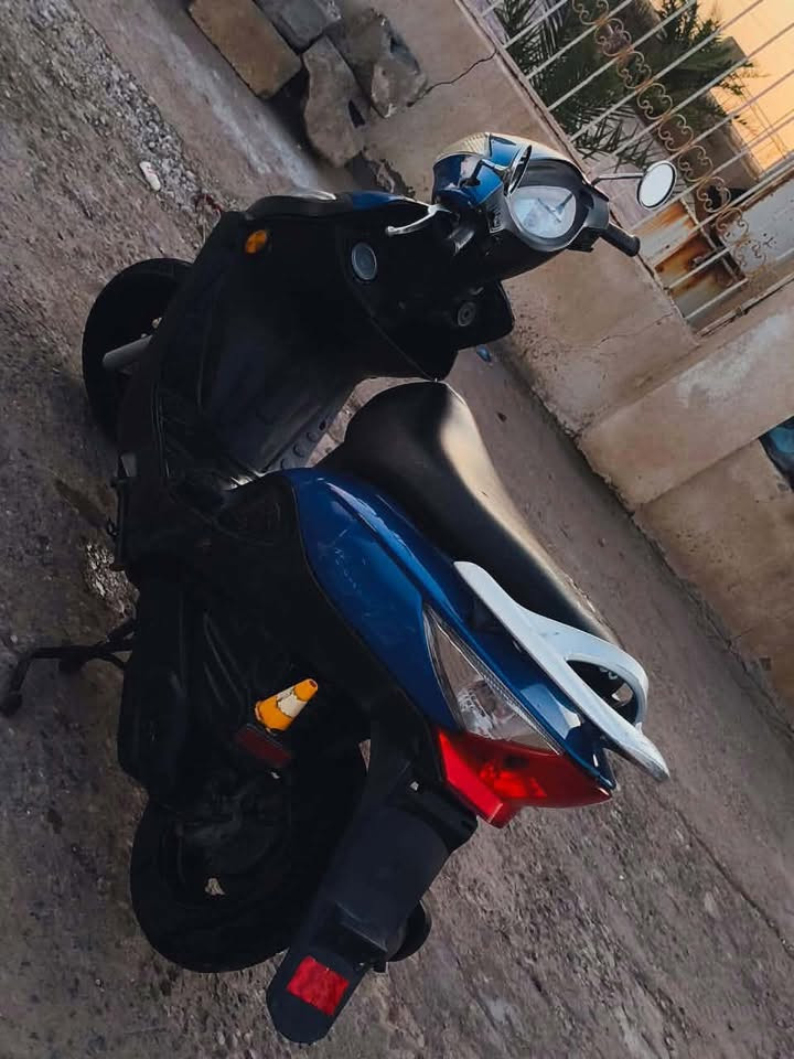 سلام عليكم 
دراجه كامكو للبيع دراجه نضافه واحد على واحد كله ابلاد
 ختم واحد  دراجه مبدل بستم فقط 
دراجه مكينه ناعمه شلعه ومعدل نقصها فقط اكلج امامي الدراجه عوزها اكلج دراجه تلف راسك وتنام ما تعرف العطل دومم انطيك بيها اتراي وين ما تريد 

السعر ٧٠٠ وبيها مجال 
الشراي***********
