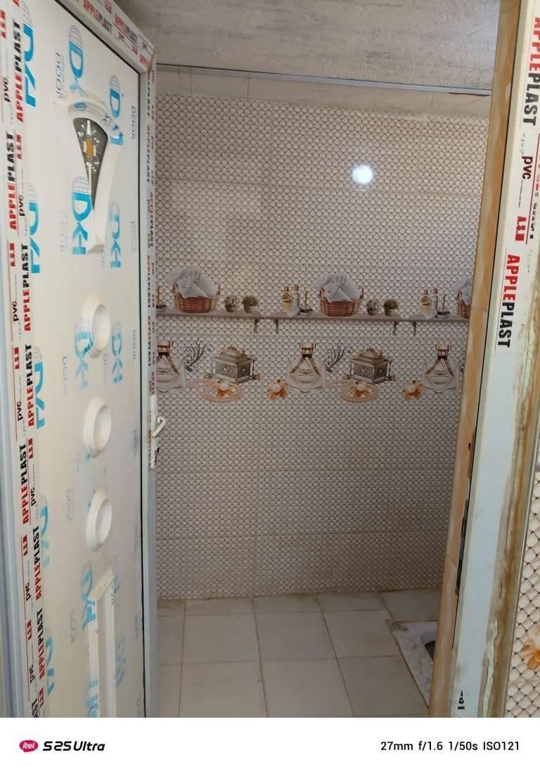 بيت للايجار ابو الخصيب حمدان البز غرفه وصاله وستقبال ومطبخ وصحيات سعر ايجار 300 قفل مطلوب عايله زغيره موضف ***********
