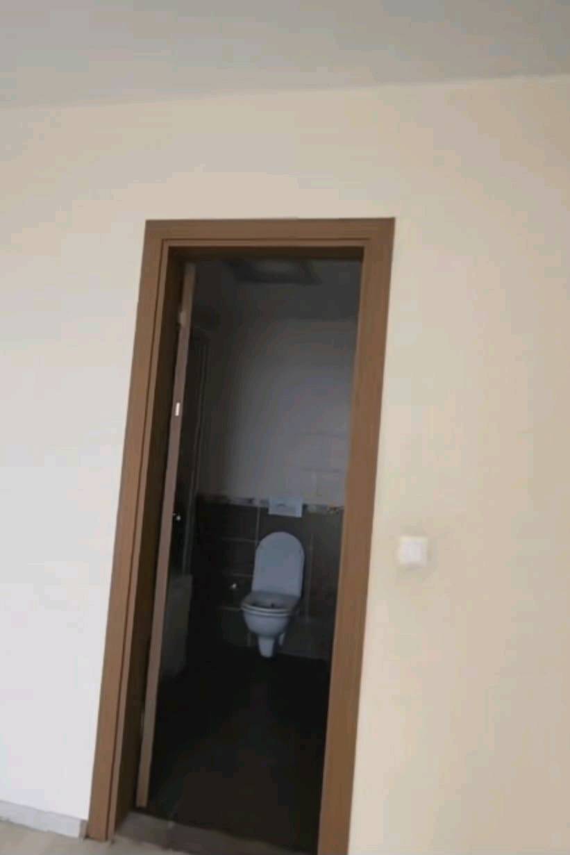 شقه في اربيل للبيع او ايجار الموقع في منطقة قربو مجمع بلاس لايف 6 طابق رابع شقه رقم 49 مساحه 120 متر كبيرة و واسعه غرفتين و صاله واحدة و مخزن واحد و حمامين و سبالت و كاونترات السعر 95.000.000 مليون و الأيجار 300 دولار
