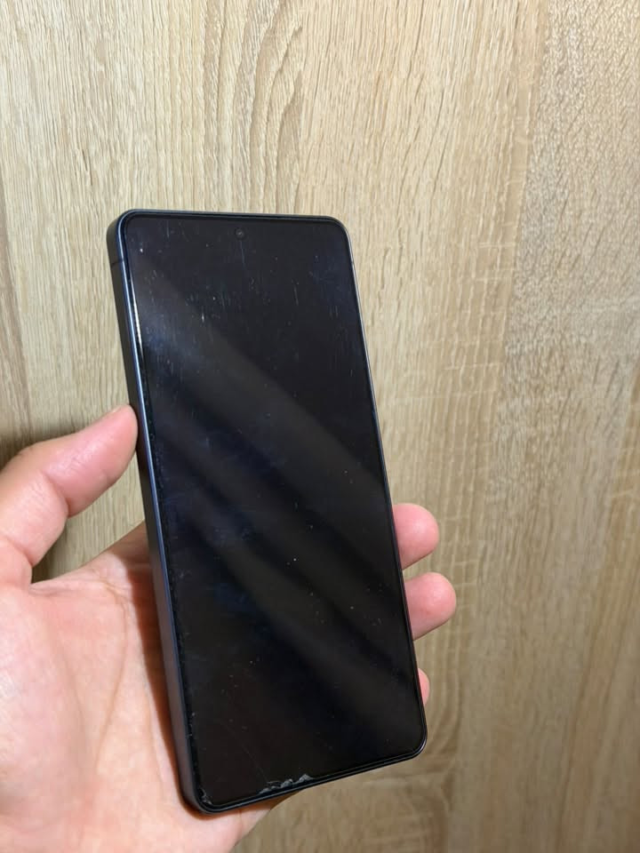 📱 Samsung Galaxy S26 Ultra – Black 🖤

للبيع جهاز S26 Ultra لون أسود Black
💾 ذاكرة 256GB

✨ الجهاز استخدام أقل من شهرين فقط
✨ نظافة 100/100 — ما بيه أي شخط أو خدش
✨ الظهر مغلف PPF حماية
✨ الشاشة عليها حماية ضد الكسر
✨ الجهاز بحالة ممتازة جداً وكأنه جديد
✨ ضمان وكالة ساري

💰 السعر: 1,150,000 دينار عراقي فقط

📞 للتواصل: ***********
📲 متوفر واتساب

🔴 البيع للجادين فقط، والجهاز يستاهل اللي يدفع بيه
