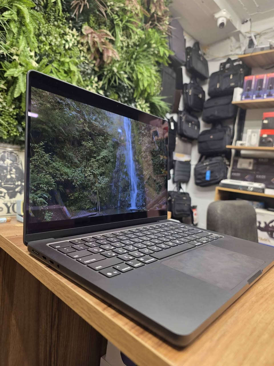 كوردى _ عربي

🔥 MacBook Pro M5 —
گرەنتی کۆمپانیای ئەپڵ بۆ یەک ساڵ
 تازە و ئۆریجینال، تەنها یەک دانە بەردەستە!
📦 16GB LPDDR5 | 1TB SSD | 14 inch | ڕەنگی Space Black
✅ چیپی نوێی M5 — خێرایی زۆر بۆ مۆنتاژ، دیزاین و کاری قورس
✅ باتری تەواو تەندروستە — کارایی وەک نوێ
💰 گرانە بەڵام دەوڵەمەندە لە تایبەتمەندی — بەراورد بکە لەگەڵ نرخی مارکێت
💵 نرخ تەنها [1800]$
⏳ کەمە لە ستۆک — پێش ئەوەی نەمێنێت نامە بنێرە
📍 Wareen for Laptops — هەولێر
واتساپ ***********
عربي

🔥 ماك بوك برو M5 — جديد ووصل حديثاً، بس وحدة موجودة!
ضمان شركة ابل لحد ٢١ شهر ٧ سنة ٢٠٢٧

📦 16GB LPDDR5 | 1TB SSD | 14 إنش | لون Space Black
✅ تشب M5 الجديد — سرعة عالية للتصميم والمونتاج والشغل الثقيل
✅ صحة البطارية ممتازة — أداء مثل الجديد
💰 السعر يستاهل — قارن الأداء بالسعر بالسوق
💵 السعر: [PRICE]$ — بس [PRICE]$
⏳ الكمية محدودة — راسلنا قبل ما تخلص
📍 Wareen for Laptops — أربيل
واتساب *********** أربيل, العراق
