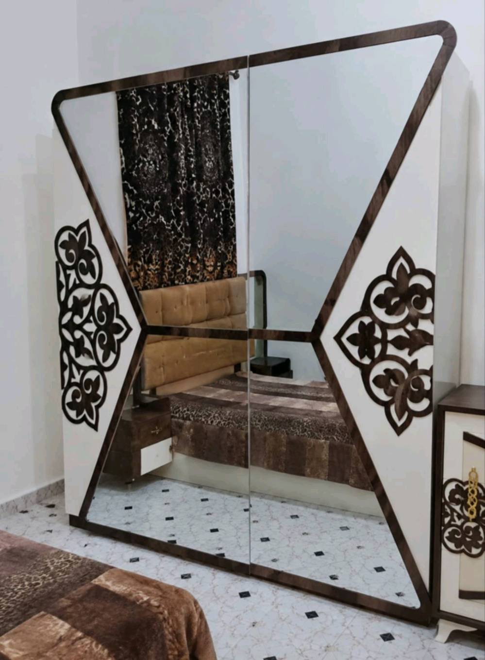 غرفه تركيه السعر ب400وبيها مجال مكاني النجف الاشرف
