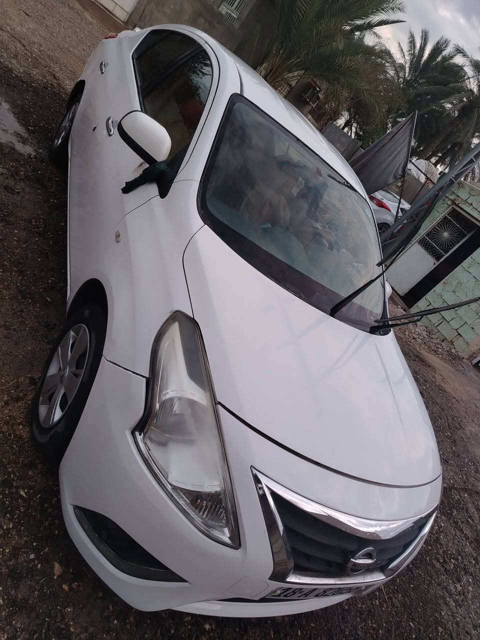 السلام عليكم
نيسان سني هندي 2018 رقم بابل دولي بأسمي بيها بس بنيد مبدل اثر شخوط .تبريد ثلج وبيها منظومه غاز جاهز..تشتغل غاز وبانزين 
سعر 90 وبيها مجال بسيط
***********
