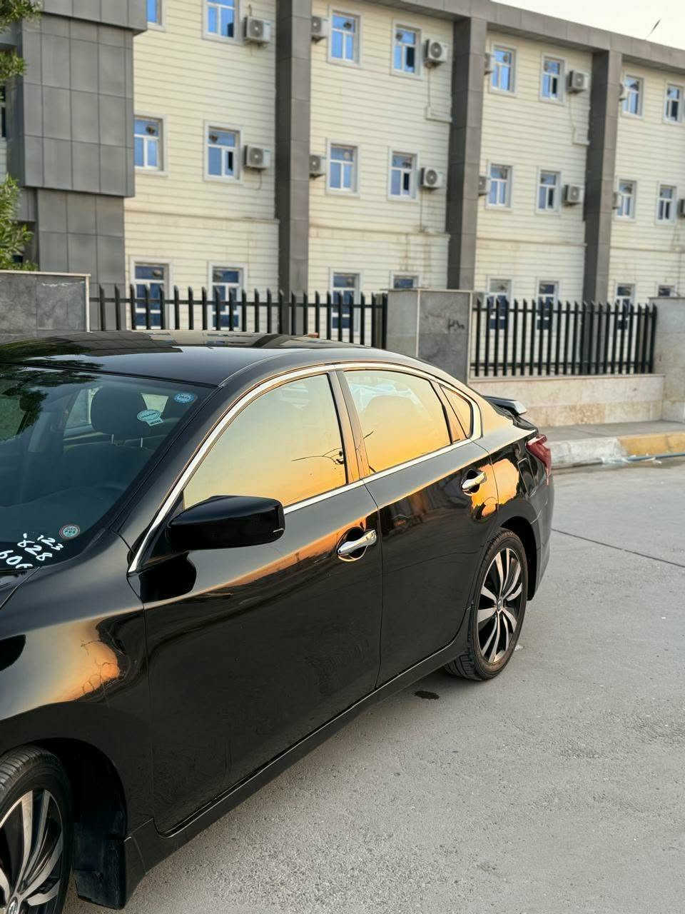 السلام عليكم 
ألتيما ٢٠١٨ كلين ما عدا اللي بالسونار
تخم دسكات جديد
دهن الكير مبدل أحسن نوعية جديد
دهن المحرك جديد
تخم تاير
باتري جديد
السعر ١١٥
مكان السيارة ديالى بعقوبة 
***********
