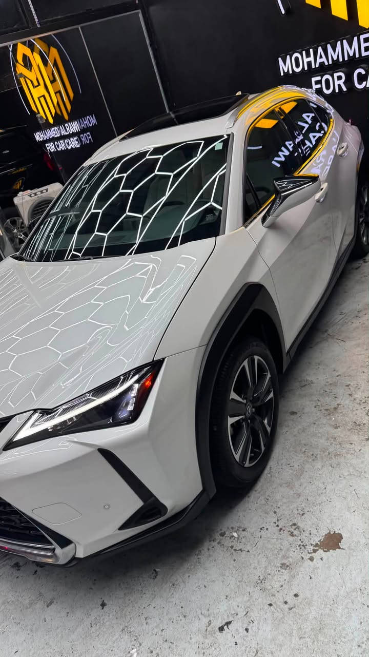 Lexus UX 250h 2024 Base
:

* المحرك: 2.0 لتر، 4 سلندر هايبرد.
* القوة الإجمالية: 181 حصان.
* ناقل الحركة: E-CVT.
* داخل مميز بل اللون الابيض 
*حادث خلفي بدون ايرباك سونار للسياره ⏫️
* مكان السيارة :- الانبار - الفلوجة 
* للاستفسار :- ***********-‭***********‬
* سعر السياره :- 18.900 وبي مجال للجاد بل شراء
