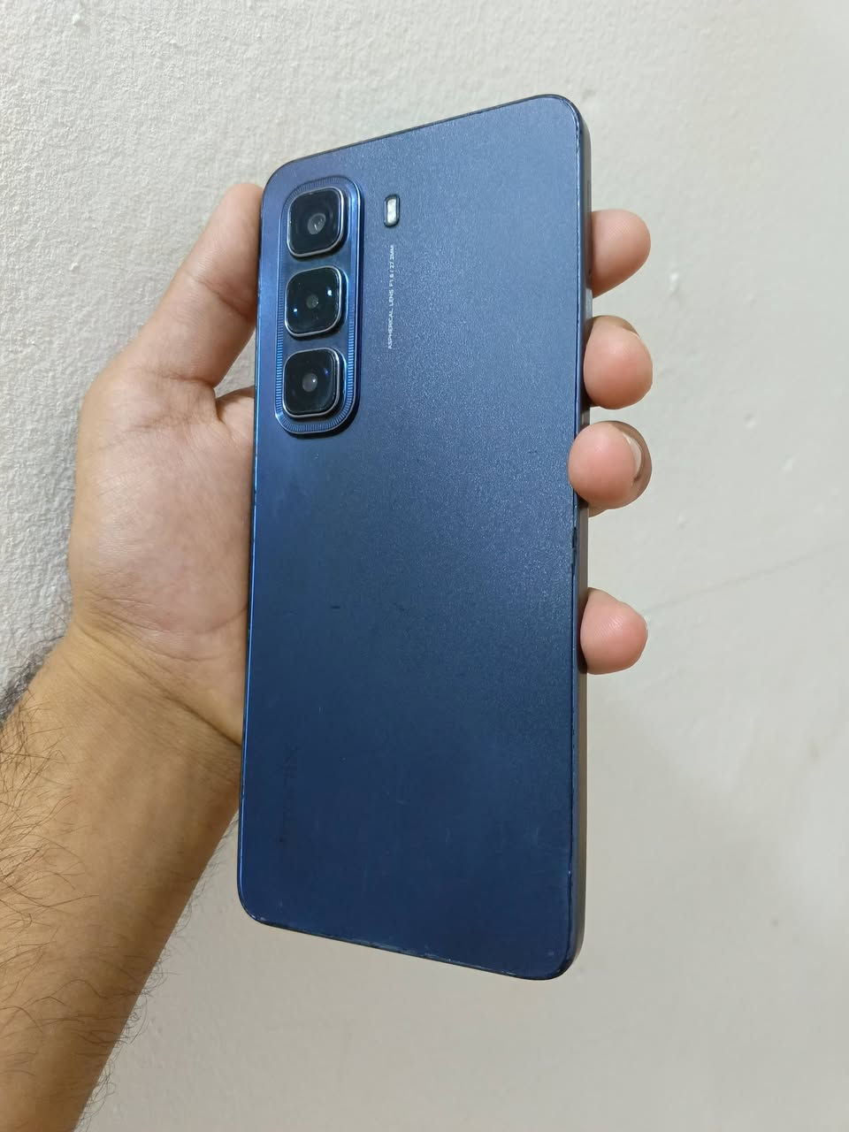 # للبيع أو امراوس Infinix Hot 50
*المواصفات:*👇

الذاكره 128 العشوائيه 8+8 =16 ببجي 60 فريم كلش سلس
*حالة الجهاز:* نضيف فقط أمبدل شاشه وشرط 120هرتز ودقه و الوان اصليه الباقي مكفول مثل ما اموضح بلصور 
بدون ملحقات  وعندي فديو للجهاز امصوره للضمان 

*السعر: 130الف وبي مجال 
المكان: بغداد، ابو غريب
التواصل: رقمي ‏‪***********‬‏ بي واتساب 
ملاحضه ماعندي توصيل ❌
