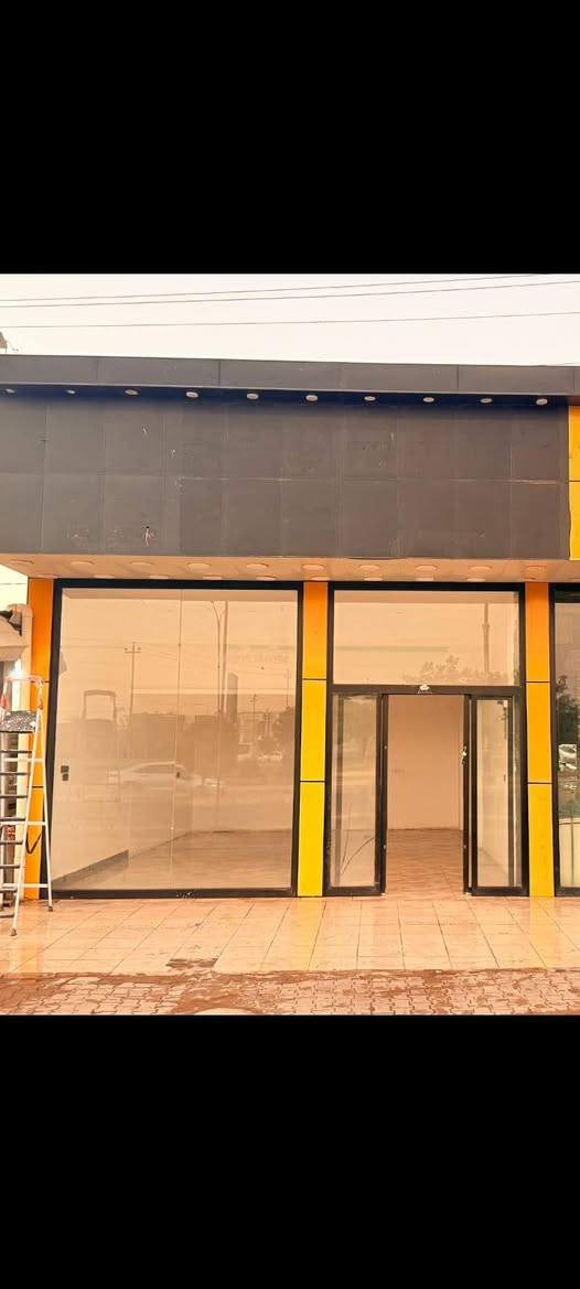 🏪 محل تجاري للإيجار – موقع مميز جداً
📍 المحل يقع على شارع 40 وشارع 100 قرب فلكة العلم، موقع تجاري وحيوي ومناسب لمختلف المشاريع والأنشطة التجارية.

✨ مواصفات المحل: • كهرباء واصلة بشكل كامل ⚡
• باب سلايد عملي وأنيق
• موقع تجاري واضح وسهل الوصول
• مناسب لعدة أنواع من المشاريع
• الإيجار 500 ألف دينار ويوجد مجال بسيط

🔥 فرصة ممتازة للي يريد محل بموقع تجاري ومناسب لبدء مشروعه.

📞 للاستفسار والتفاصيل:
رقم الهاتف: ***********
               : ***********
