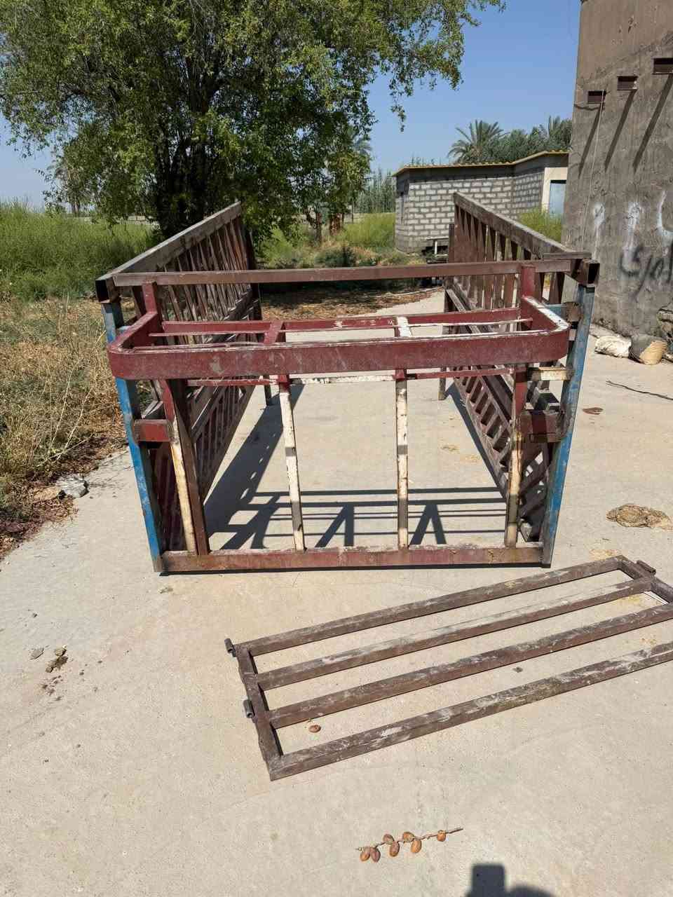 محجر مال نثيه للبيع مال حلال شخاطه عوزه بس صبغ سعر 200 وبي مجال العنوان ديالى خان بني سعد ***********
