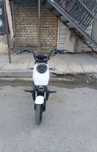 دراجة البيع حجم 14 اربع بطاريات   السعر 300وبيه مجال  الرقم 0771636124...