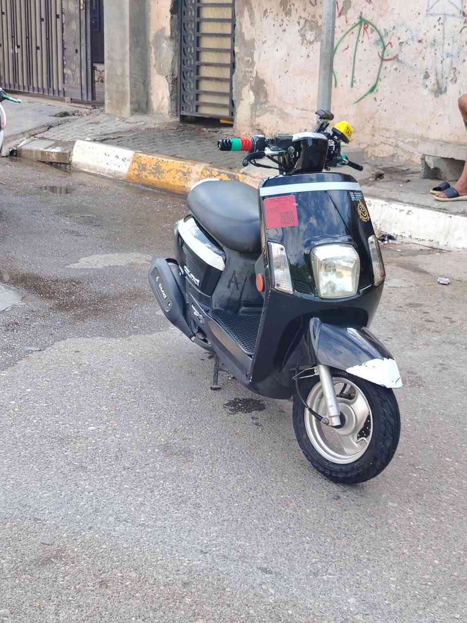بوليس مصطرة • اوراق • كهربائيات