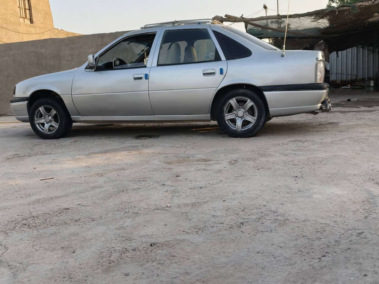سلام عليكم للبيع مكاني نجف السعر 23بيه مجال السياره شرط المداور ***********
