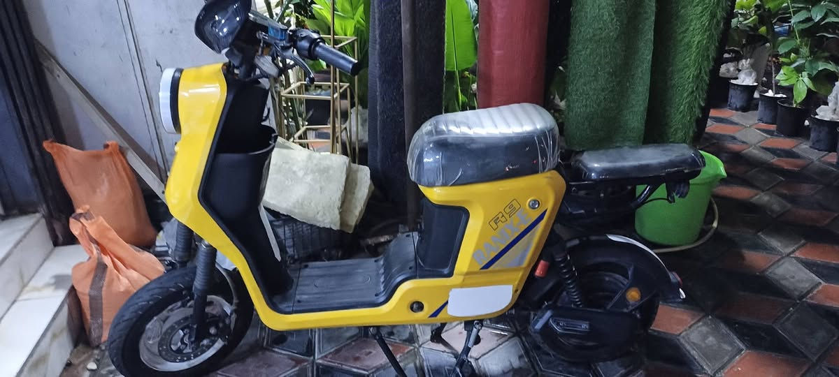 دراجه ار 9 شركه ريماكس للبيع سعر🏍 400وبيه مجال كلث نمر تمشي 65
عنواني واسط صويره شارع نجمه قرب سنتر العبدلي 
تواصل***********
