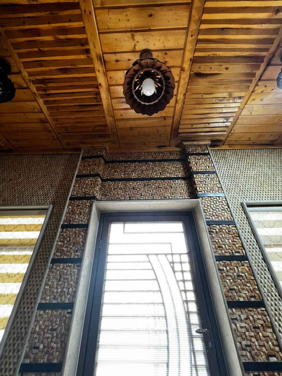 السلام عليكم ،،،،
🏡دار للبيع🏡
الموقع 🌎:-ملايين الاولى خلف الكمرك 
المساحه 📐:-100م📍
الواجه📏:-6 م📍
التفاصيل :-
الدار ثلاثة طوابق ⛳
5غرف نوم ✅
استقبال +هول +مطبخ ✅
خدمات كامله ✅
الدار مرتب حيل حيل ✅
للاستفسار اكثر :- 
***********☎️
***********☎️
***********☎️
