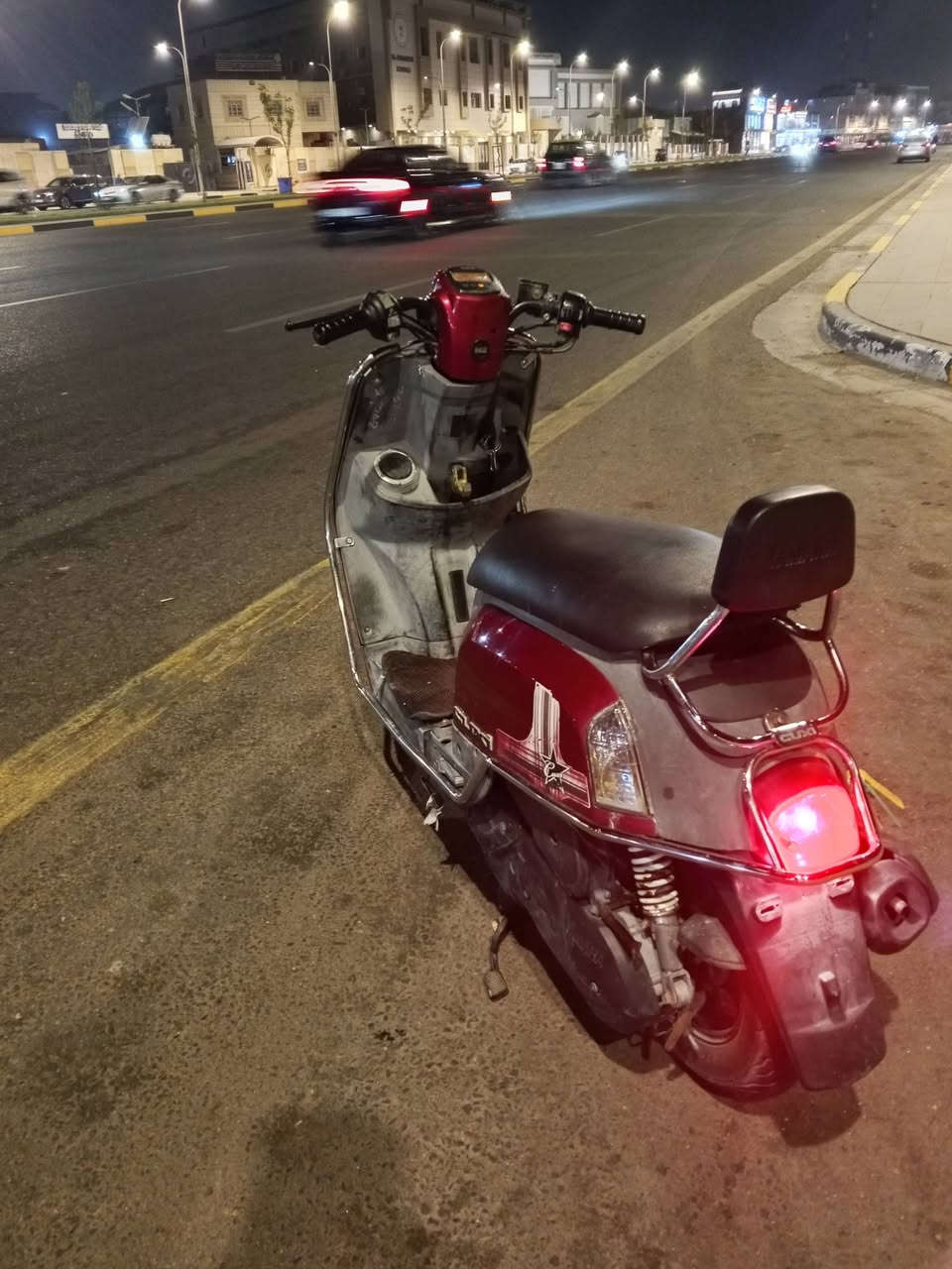 سلام عليكم دراجه ماكس بوليس نوزل البيع دراجه اي نقص ما بيه كفاله عامه من كلشي كله بلاد بيه درع هم ومسويله ادامه اكلجات يعني طيران بيه معدل وشلعه يعني مال جناي تاخذه منه تترحم الوالدي الدراجه سعره 950 مكاني بصره قديمه رقم ***********
