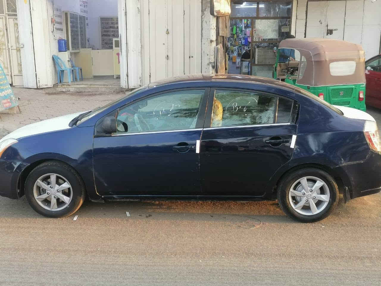 سلام عليكم نيسان سنترا موديل ٢٠٠٧ مكينه خير من الله كير ذاك اليوم شديد جديد تبريد ثلج باتري جديد صدر تلحيضات بصيطه تايرات جدد سنويه بسمي السعر 55 او بيه مجال ***********
