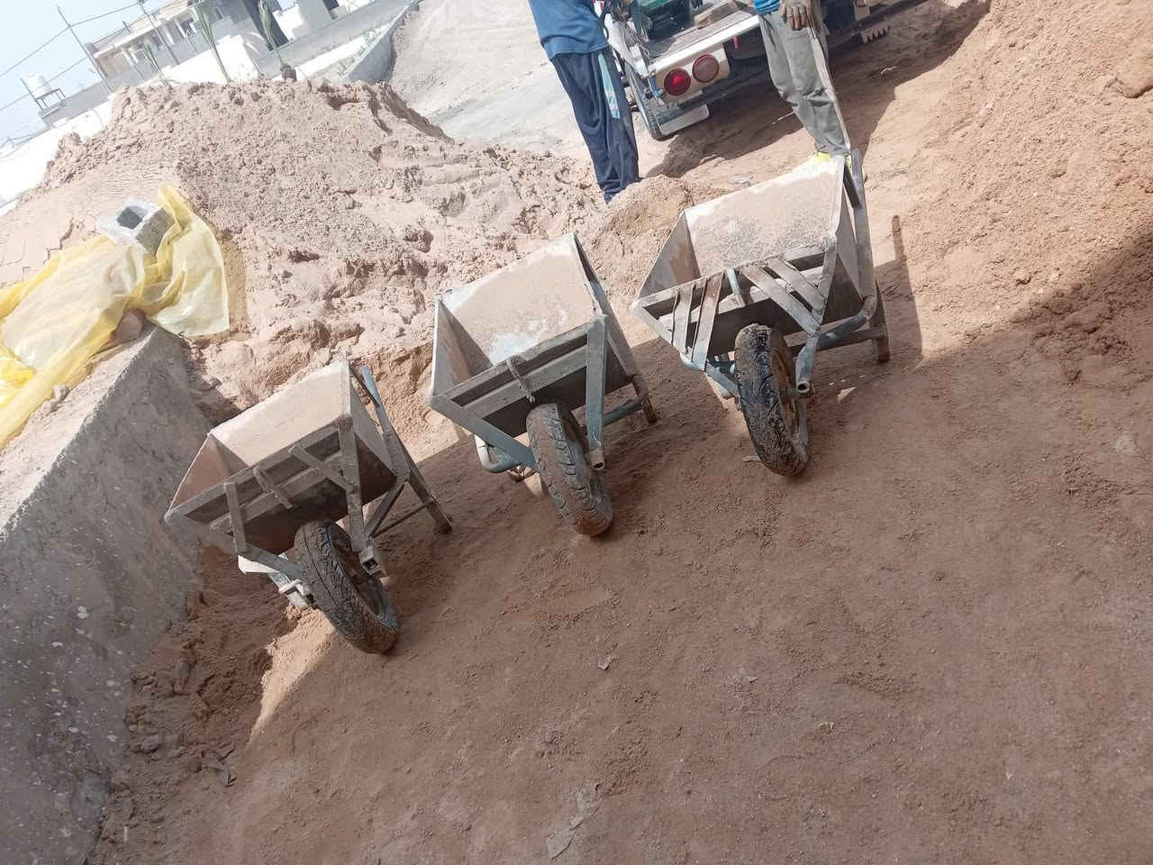 سلام عليكم ونج نجفي للبيع مشتغل بي بس اسبوع جديد طك كارتون للعلم ماطور مستعمل وعرباين مستعملات فقط لونج جديد 
للبيع او مراوس بونج سماوي
مكاني الديوانية السدير
*********** واتساب
