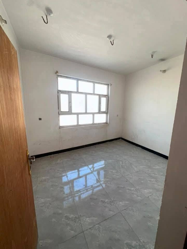 أكيد حبيبي، هذا المنشور مرتب وجاهز للنشر:
🏠 بيت للإيجار – حي السلام / النجف الأشرف
📐 المساحة: 75م²
🏠 ركن – طابقين
📍 قرب الشقق، خلف الشارع العام
💰 الإيجار: 450 ألف دينار شهرياً
💵 المقدّم: 4 أشهر
🔹 الطابق الأول: غرفة + صالة واستقبال + مطبخ + مجموعة صحيات.
🔹 الطابق الثاني: غرفتين + صالة + مجموعة صحية.
📞 للاستفسار:
***********
***********
🏢 مكتب الحمداني
نستقبل جميع العروض بيع وشراء ورهن وإيجار ومقاولات عامة
#بيت_للإيجار #حي_السلام #النجف #عقارات_النجف #إيجار_بيوت #مكتب_الحمداني
